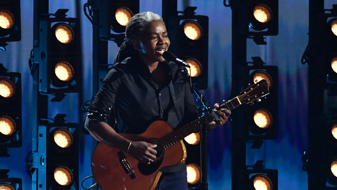 Soul Singer Tracy Chapman Returns After Decades’ Hiatus with Debut Album to be Re-Released