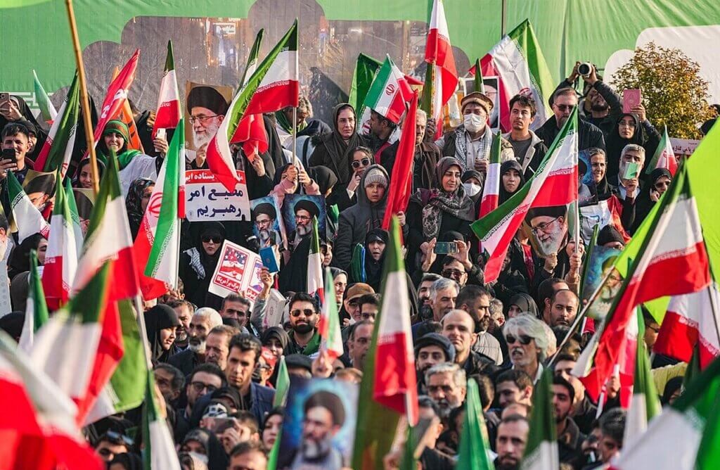 Iran Calls Youth to Form Human Shield Ahead of Trump’s Deadline Iran Calls Youth to Form Human Shield Ahead of Trump’s Deadline