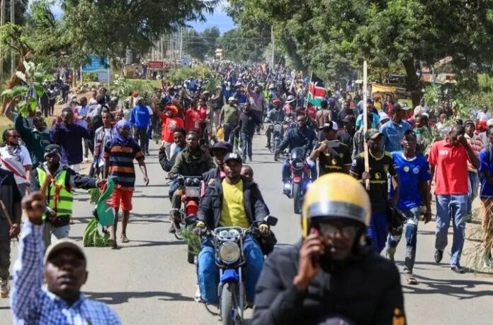 Kenyan protesting plans to build an Ebola Quarantine in their community